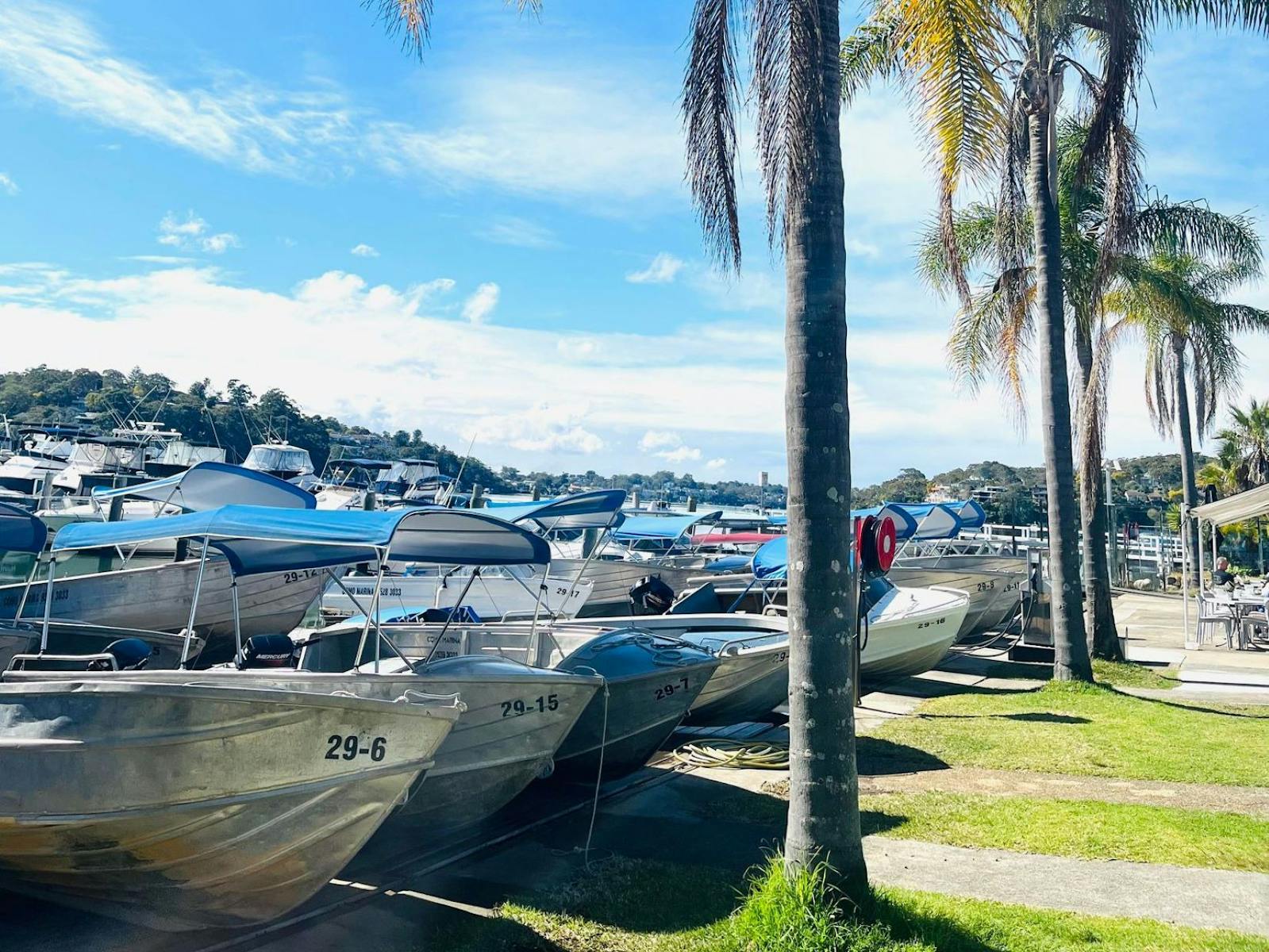 Motor boats and Party Pontoons for hire