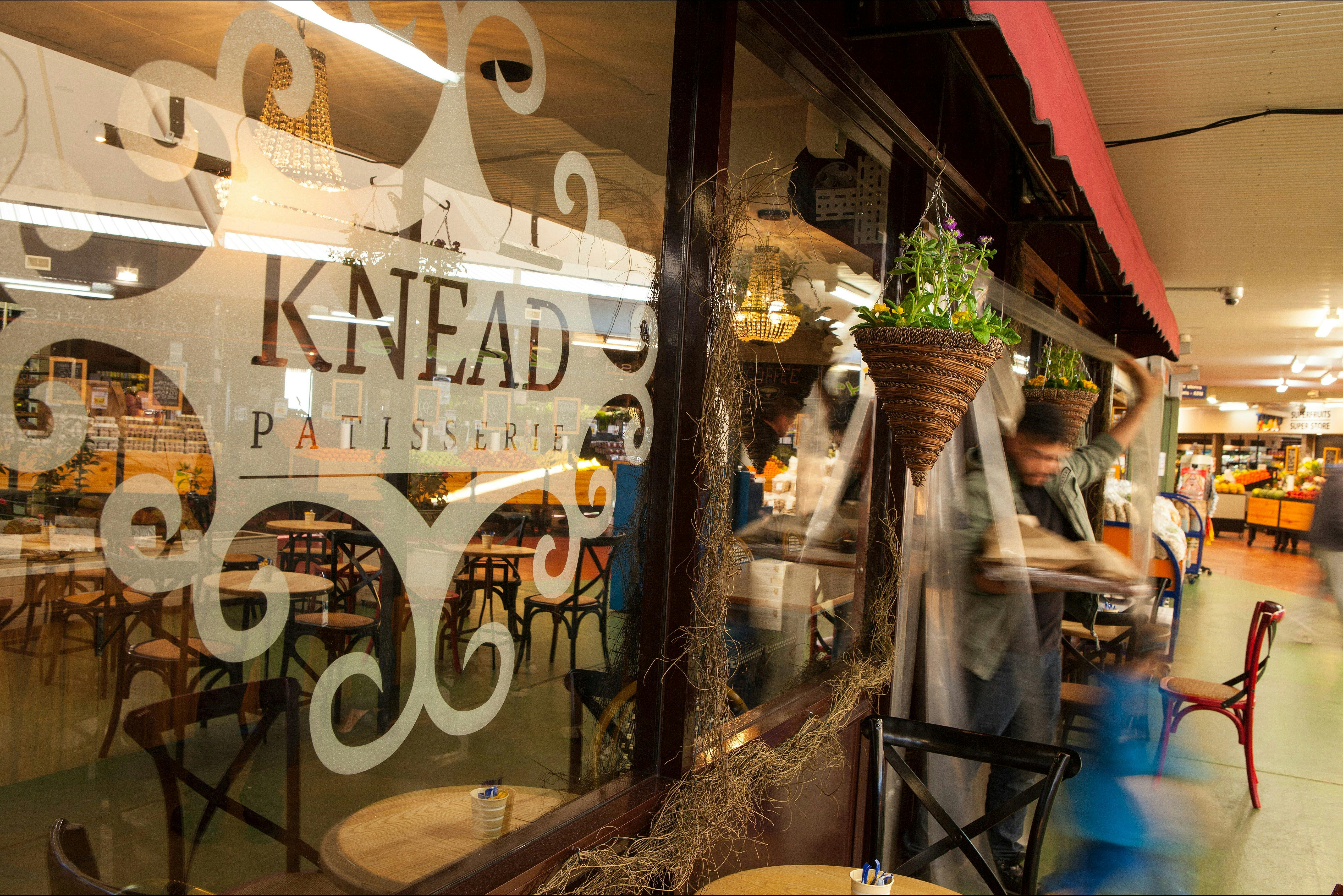 Front of the patisserie