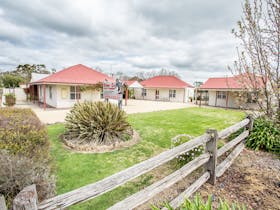 Cobb 'n' Co Cottages # 1, 2 & 3