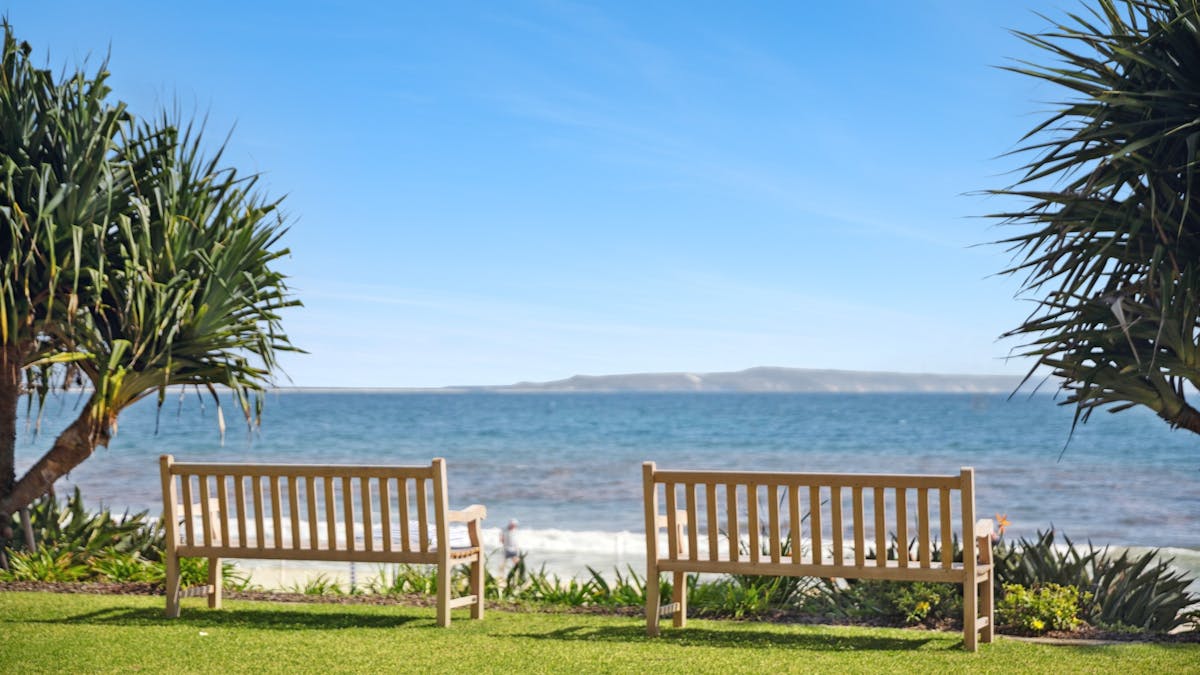 Exquisite beachfront holidays are accompanied by breathtaking views of the boundless ocean.