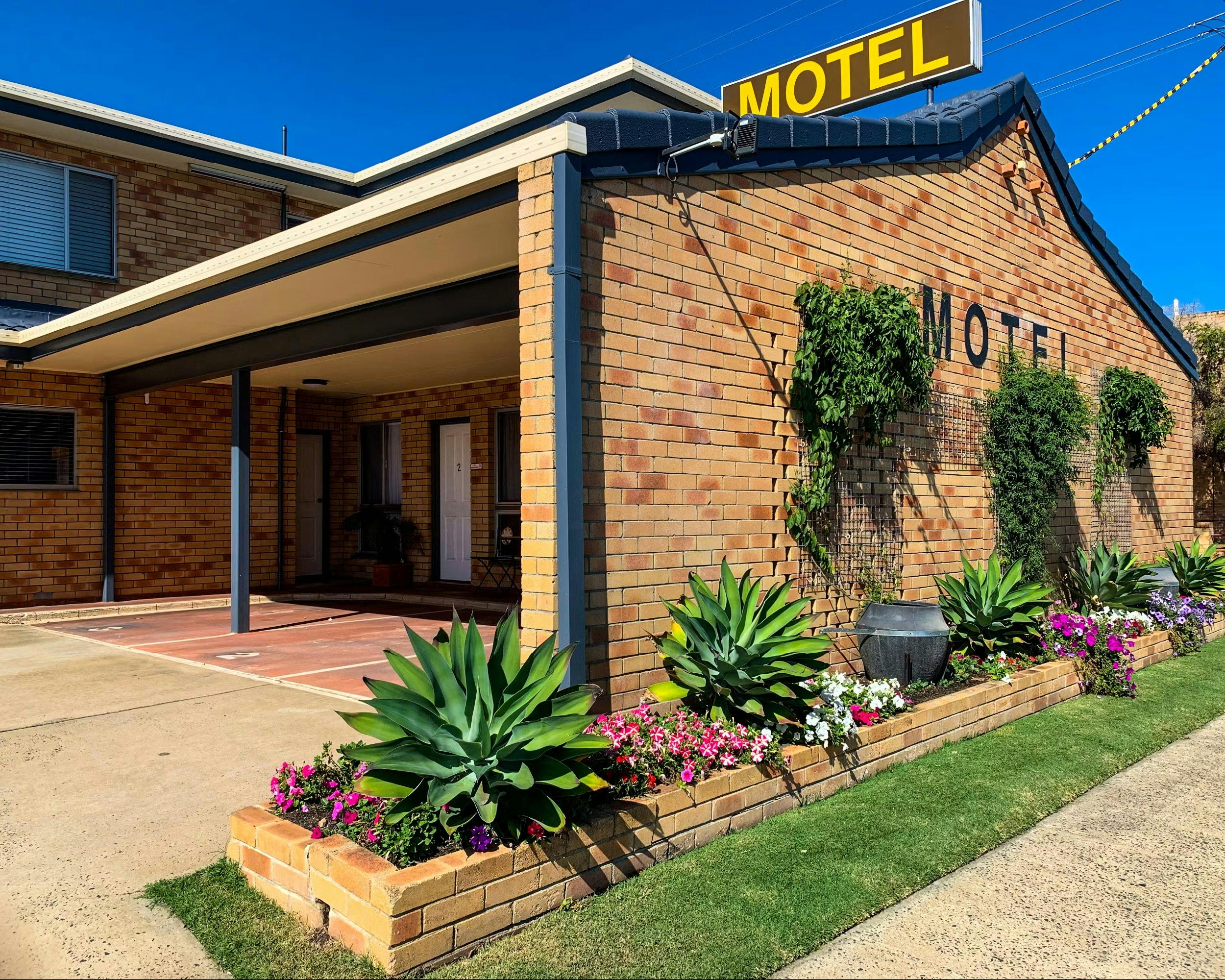Squatters Homestead Motel