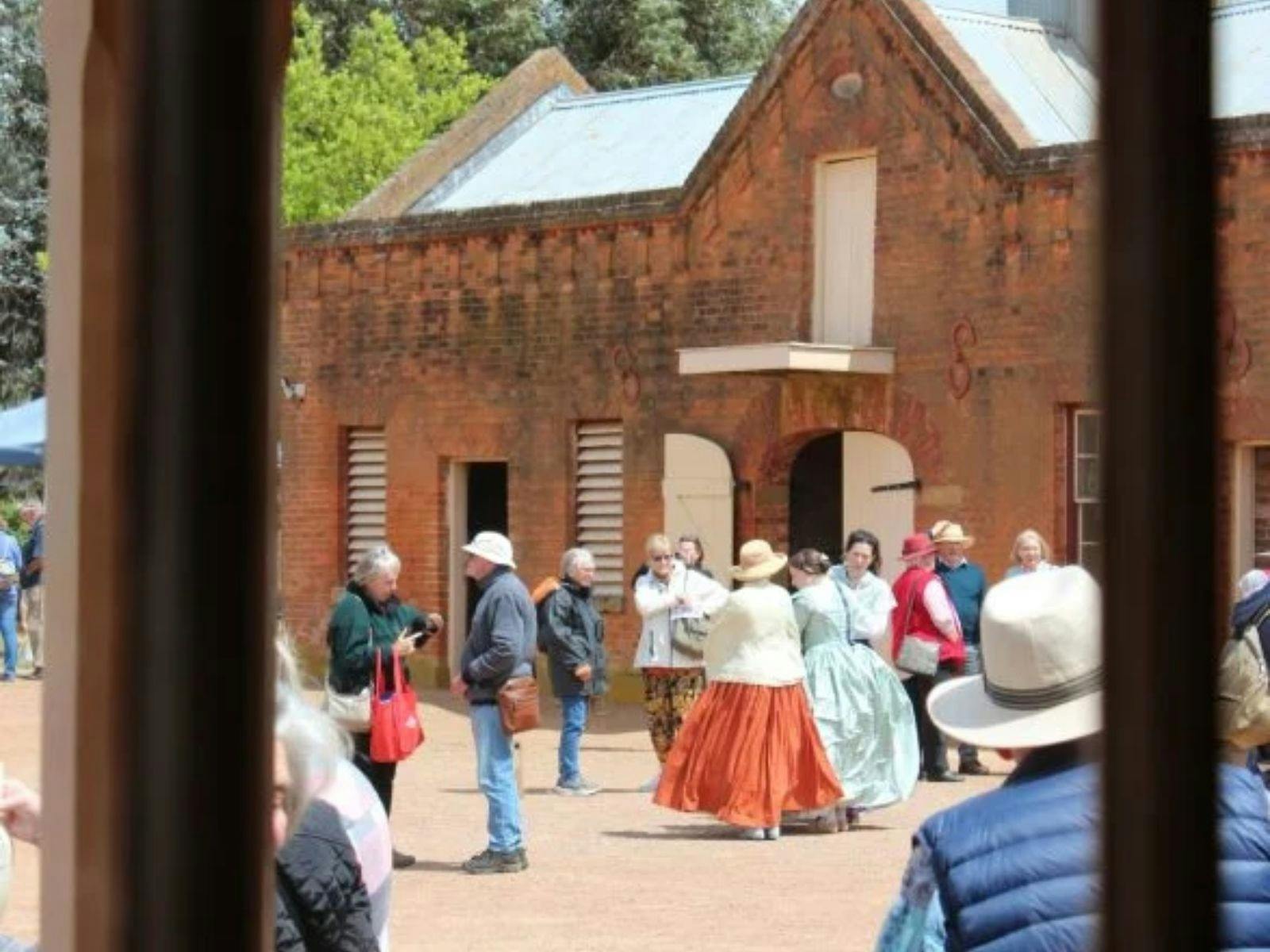 Australisches Kulturerbe-Festival und historische Tanzdarbietungen im Cooma Cottage