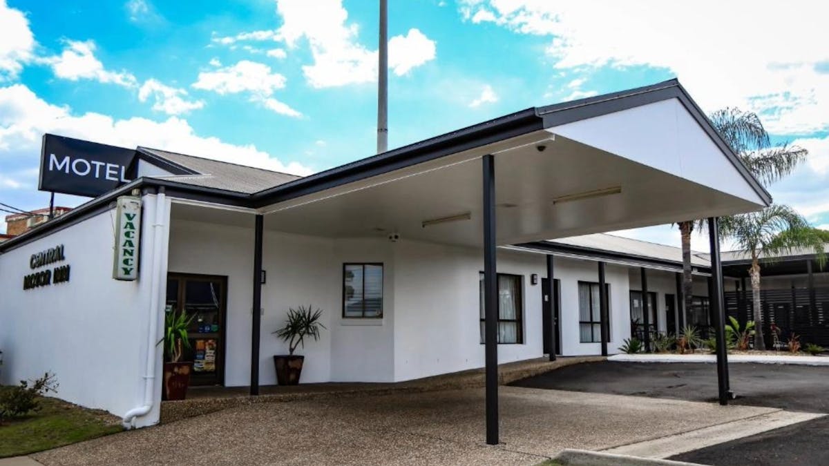 The Club Motor Inn
