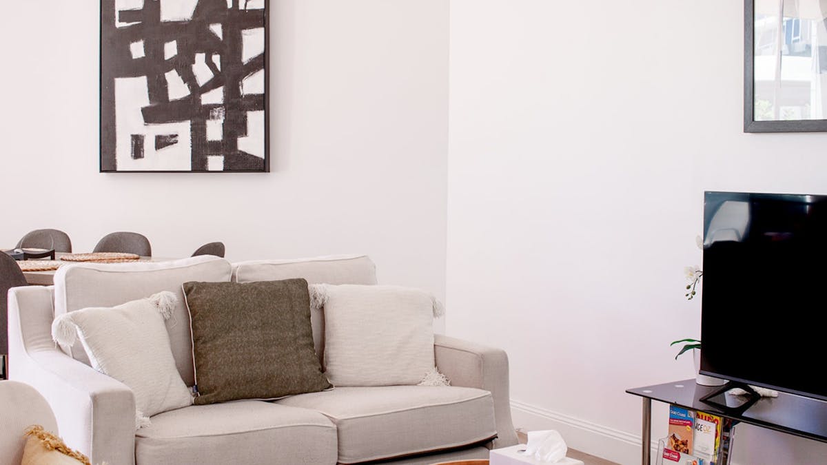 3 Bedroom unit in Surfers Paradise - Lounge