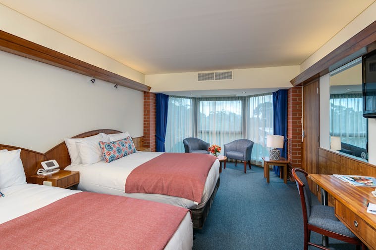 Deluxe Twin Queen Room