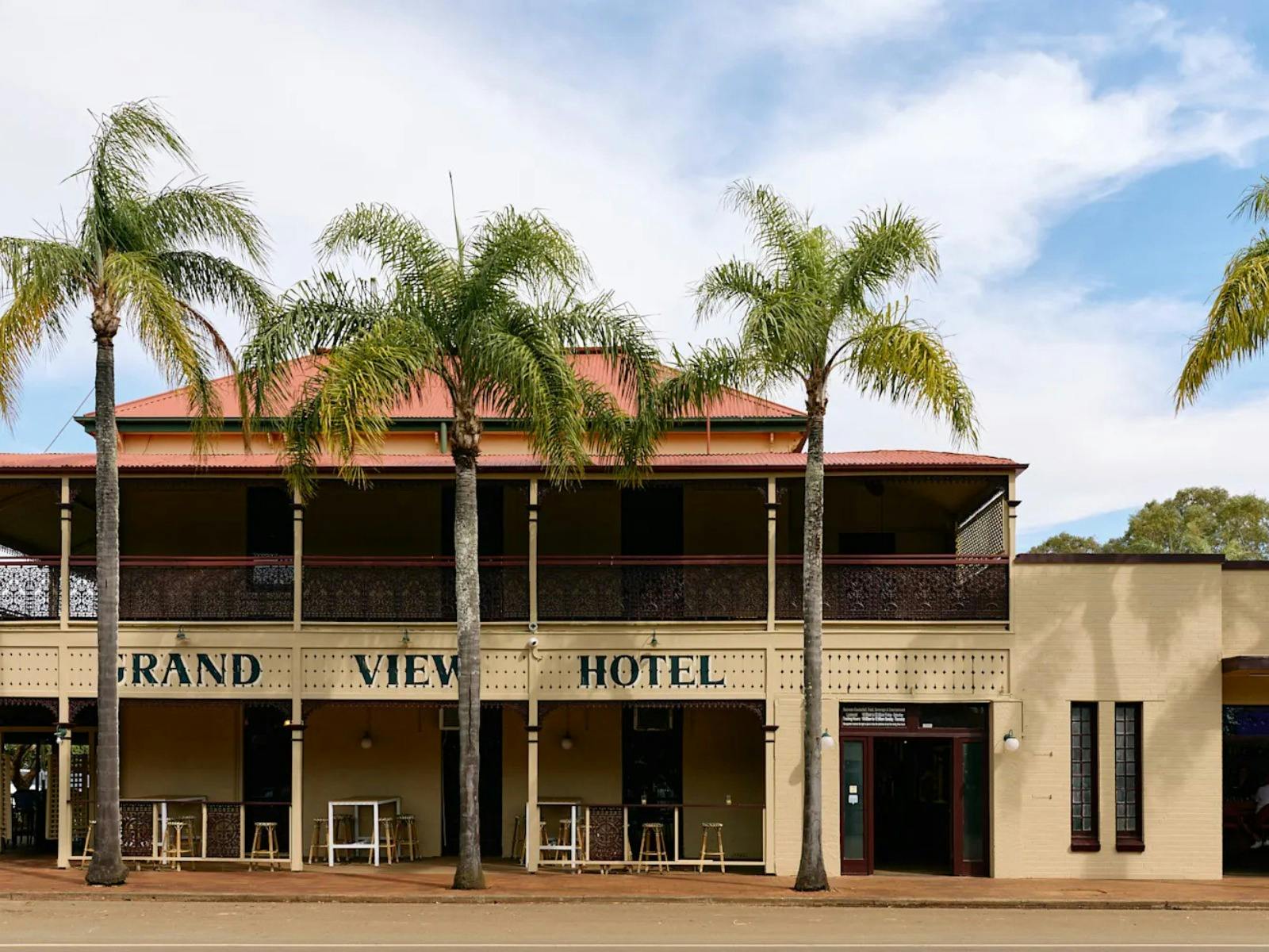 Front of the Grand View Hotel Front of the Grand View Hotel