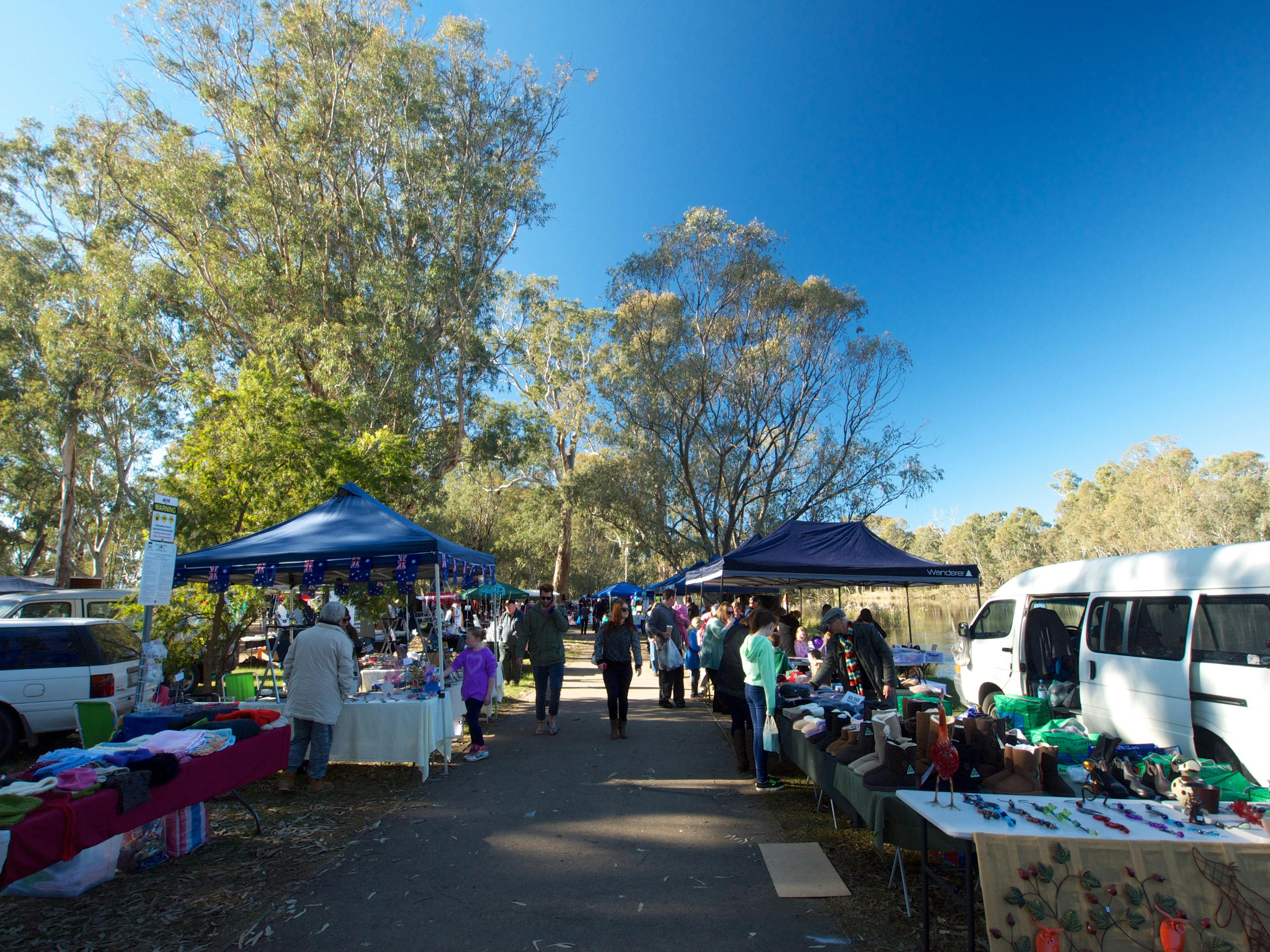 Benalla Lakeside Craft & Farmers Market