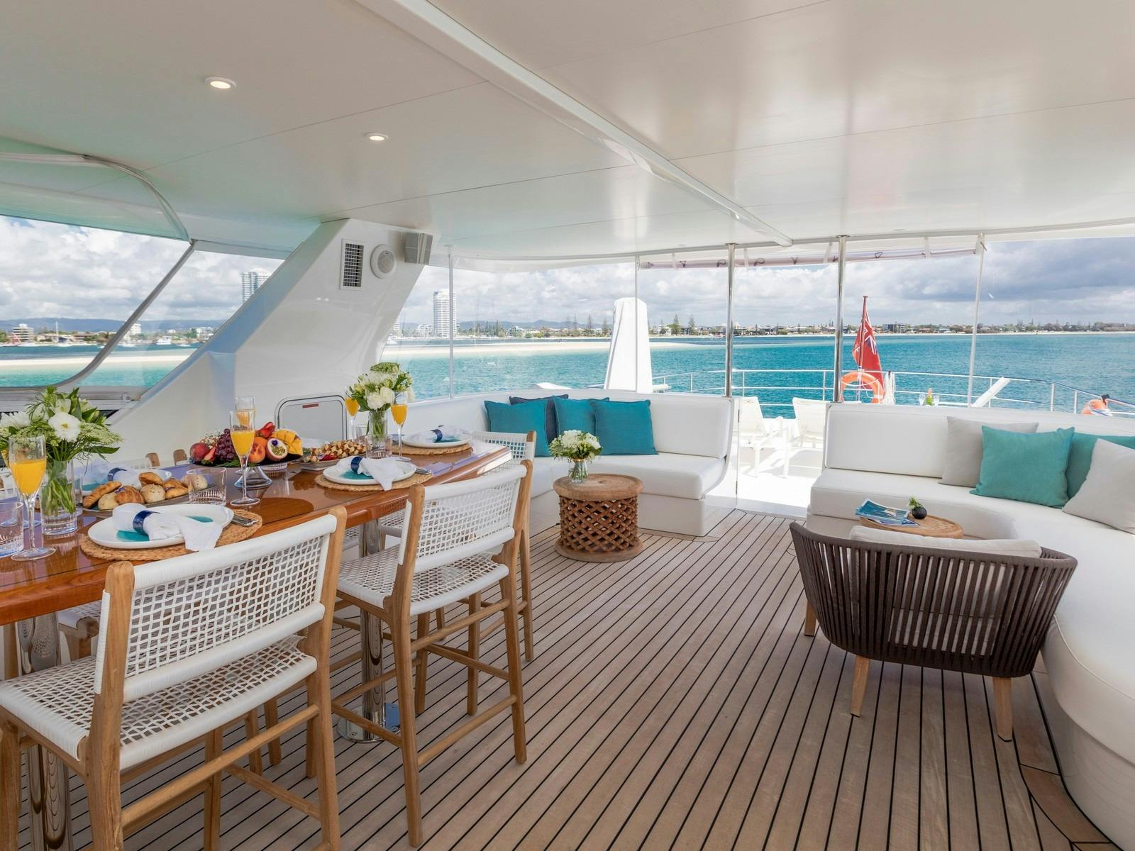 Texas T - upper deck entertaining and dining