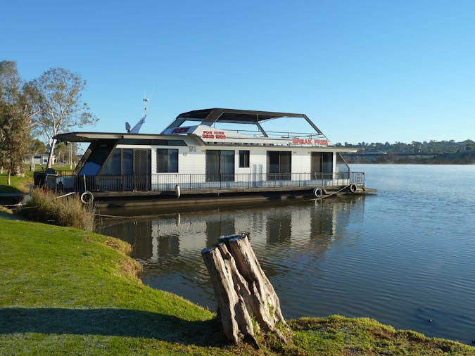Break Free Houseboat