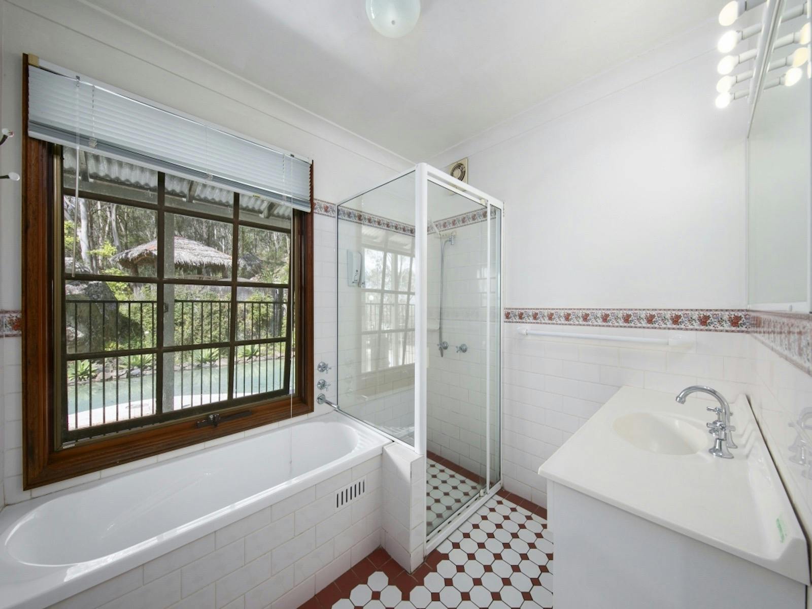 Cants Cottage - Bathroom