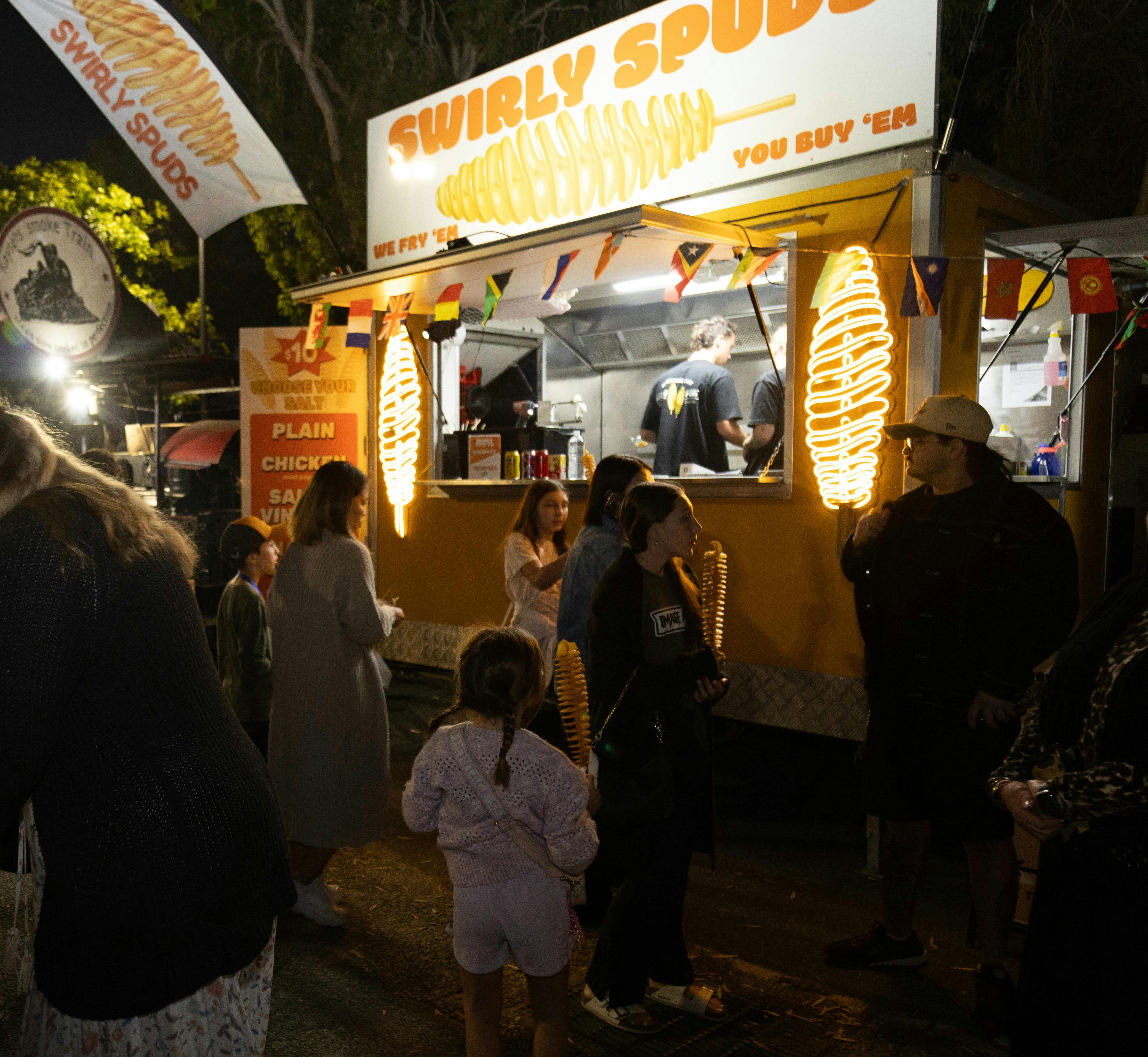 Noosa Twilight Markets