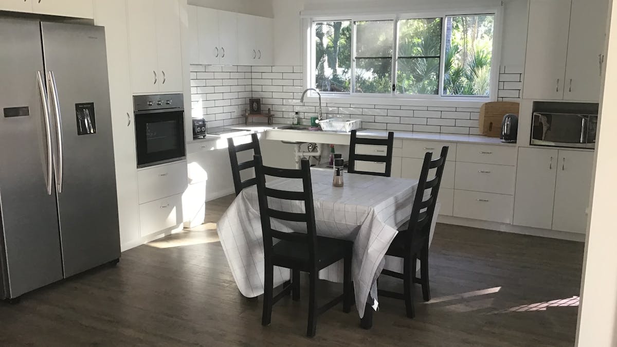 Full kitchen