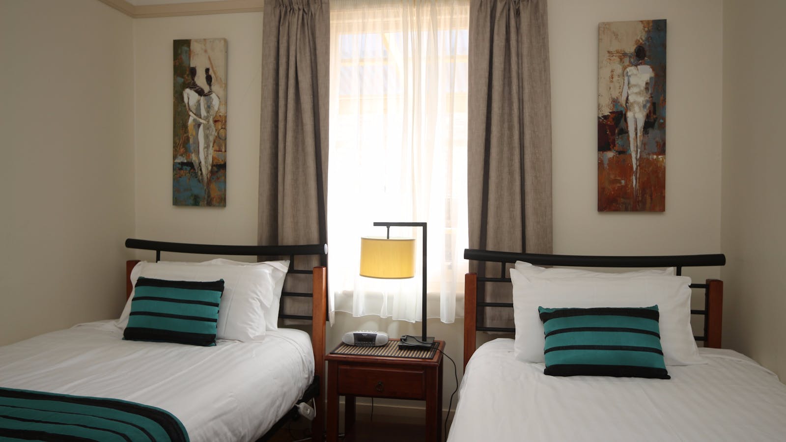 3rd bedroom with twin king single beds