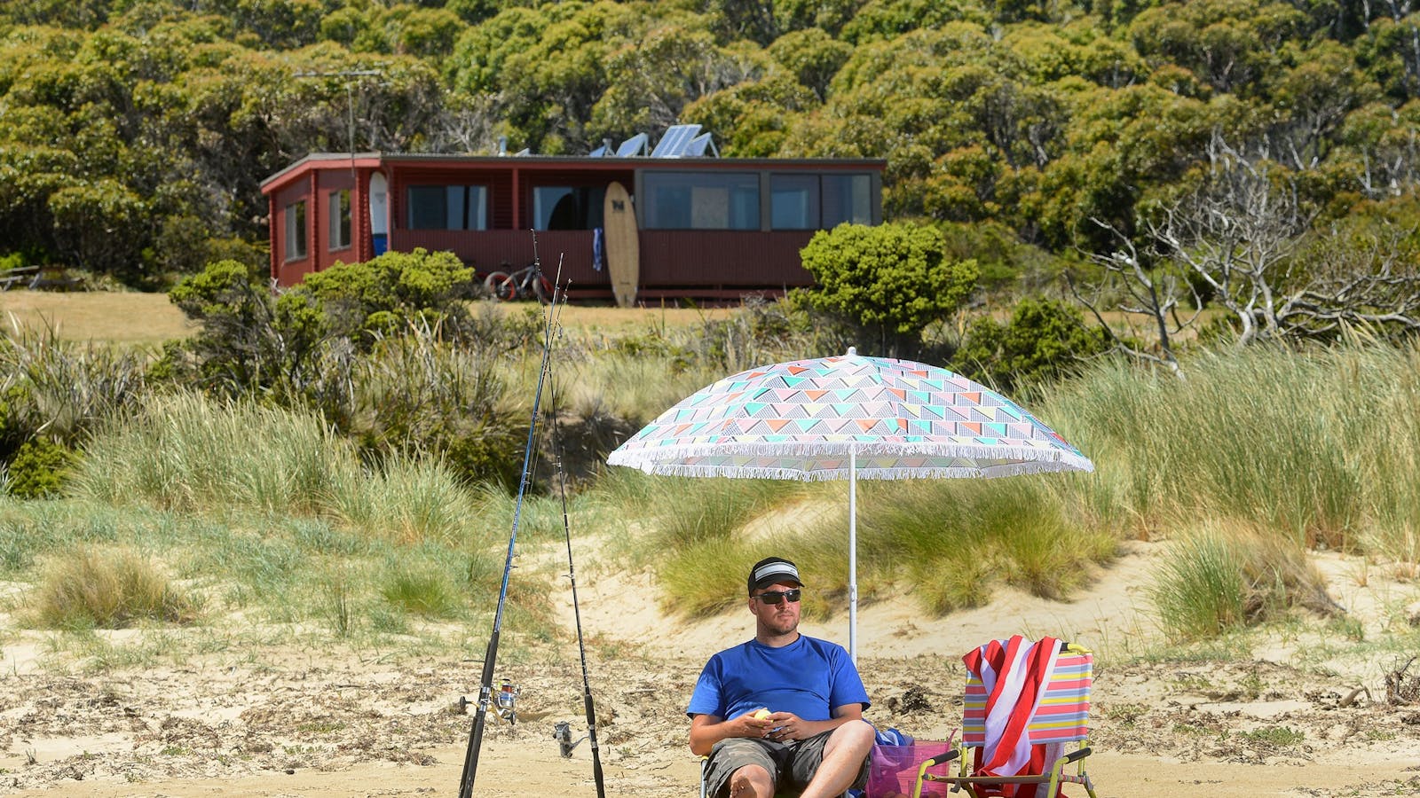 Cloudy Bay Cabin - Seconds from the Beach