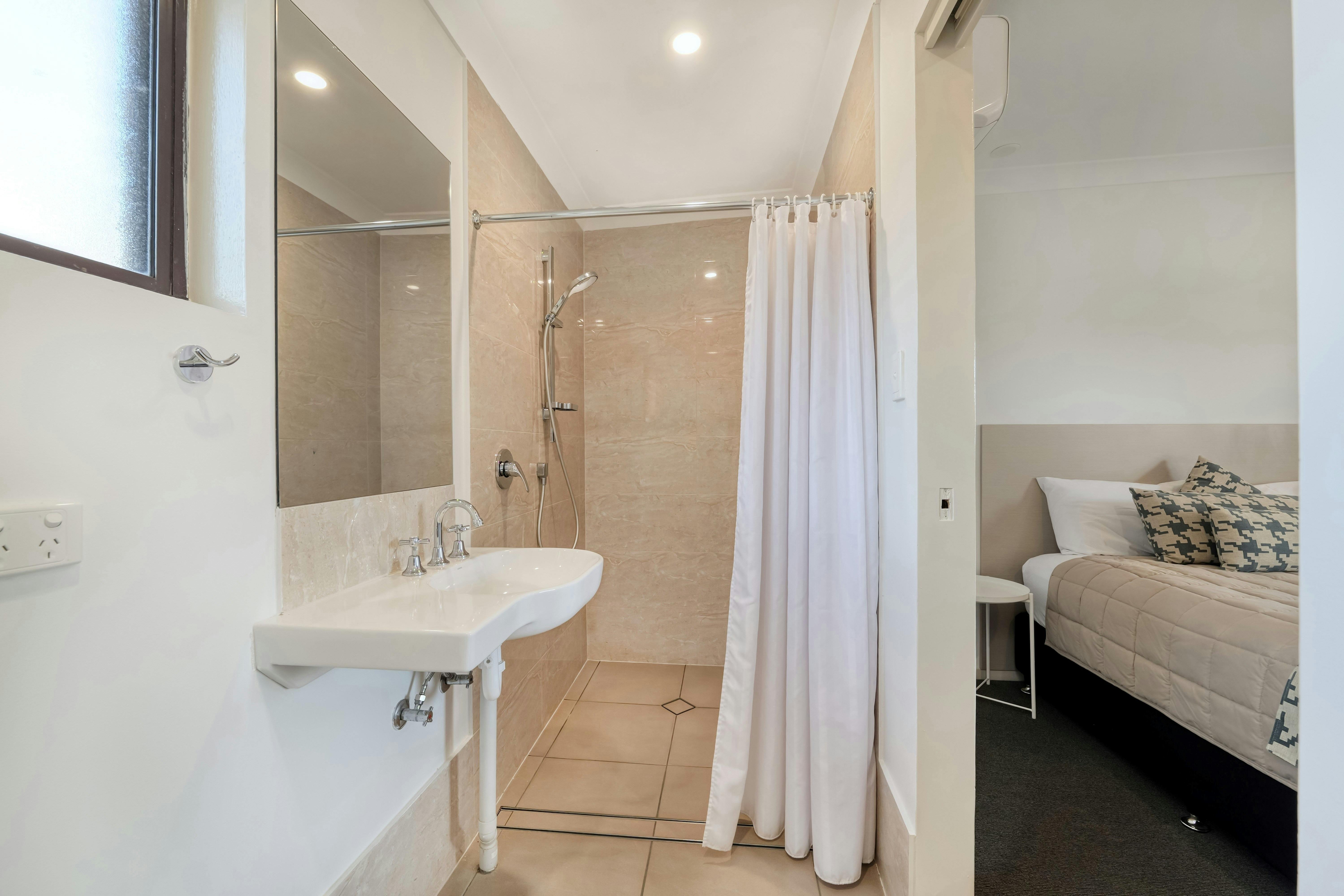 モーテルの部屋のバスルーム