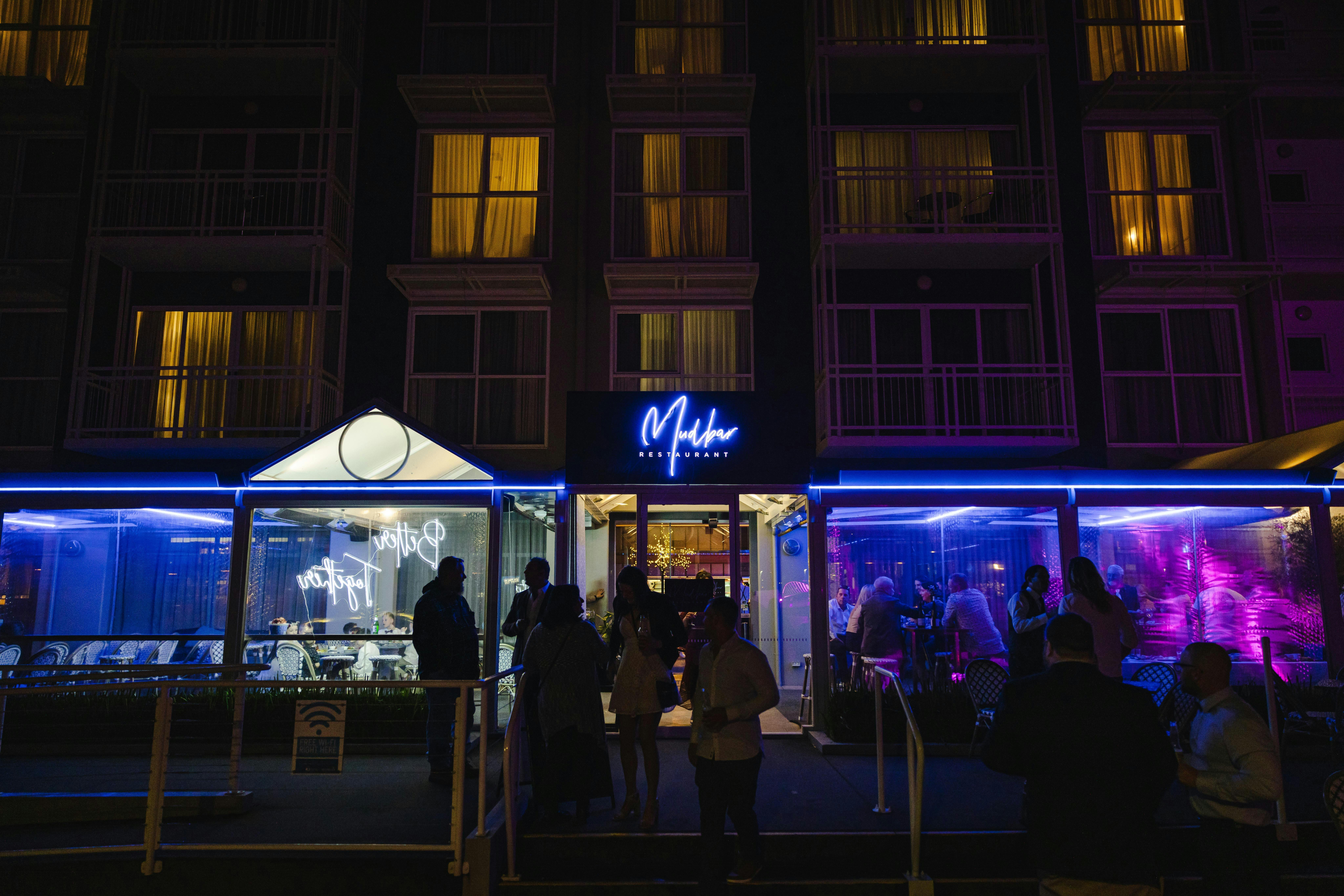 Mudbar Restaurant vibe