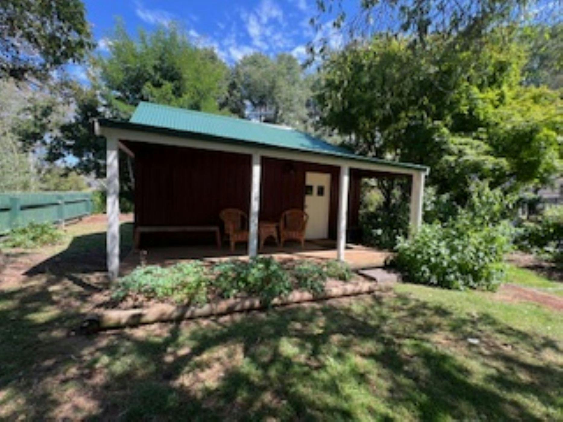 아름다운 그늘진 현관