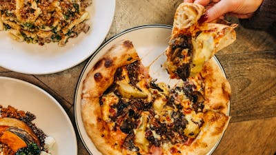 Pizza at The Sir George