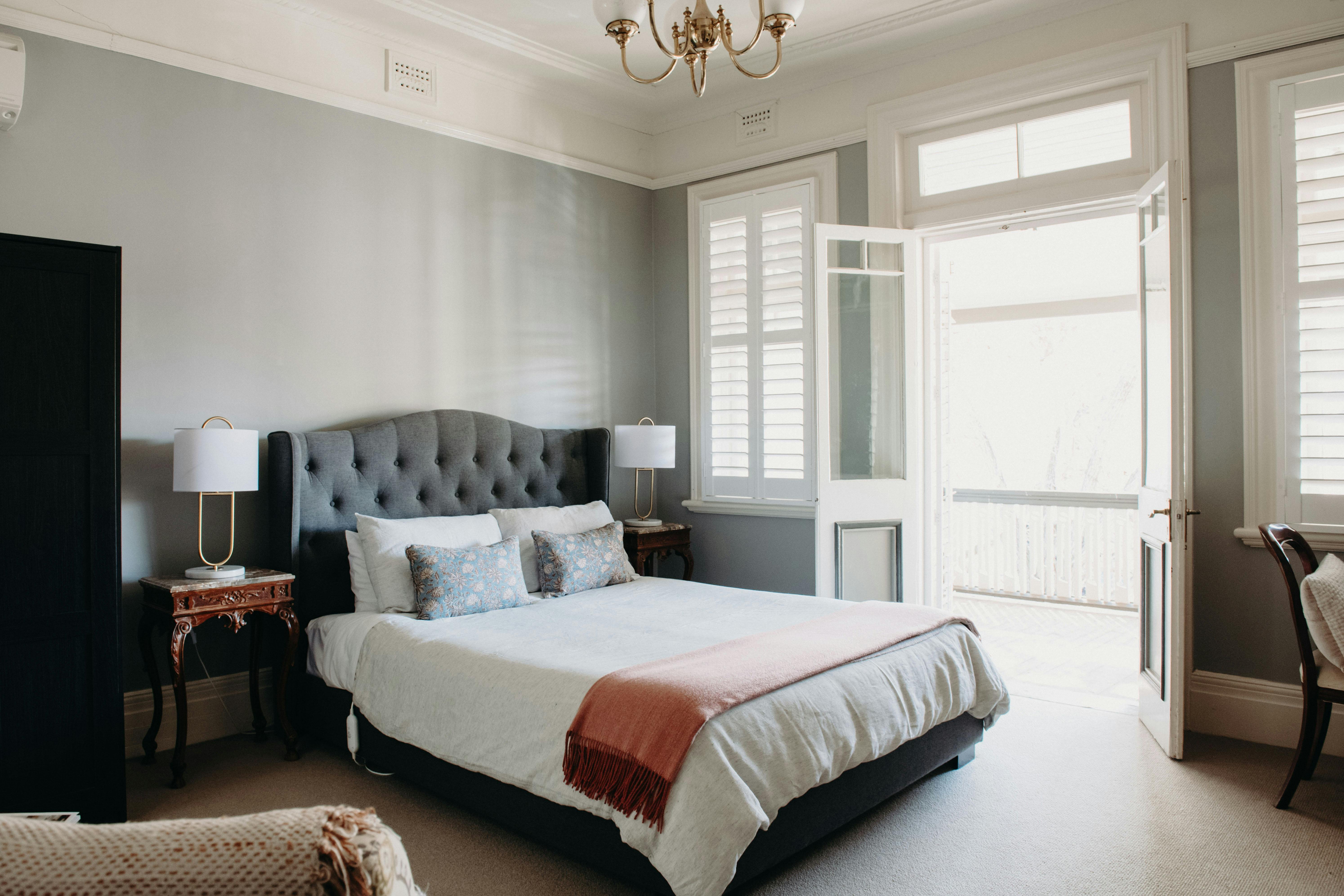 Upstairs room with Balcony access