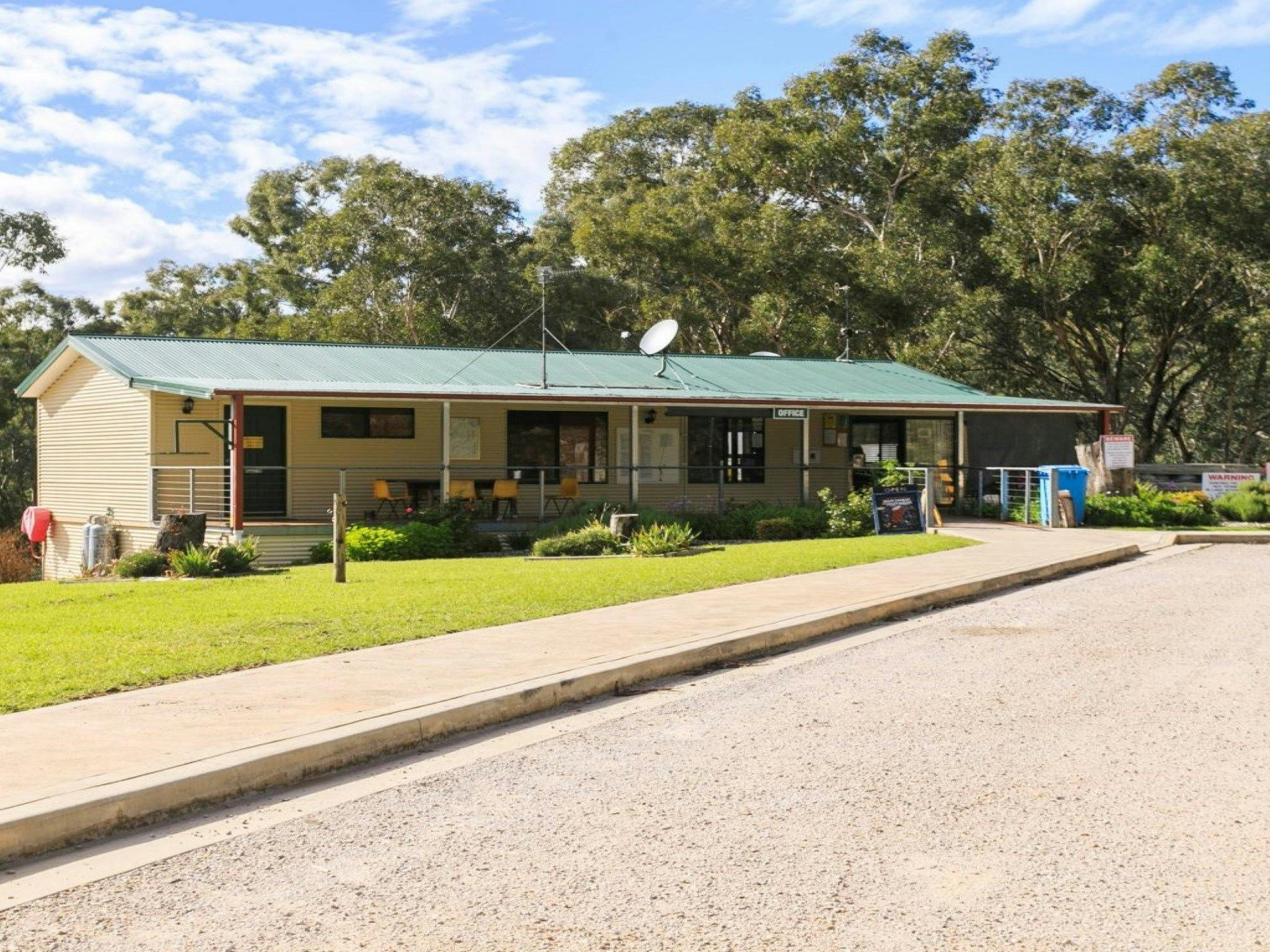 Reflections Holiday Parks Mookerawa Waters Front Office