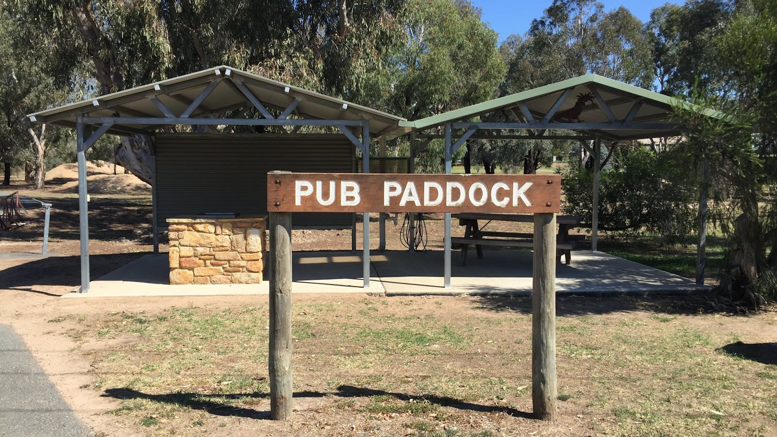The Pub Paddock - Longwood