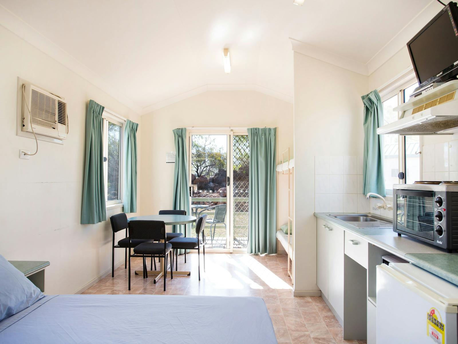 Discovery Parks - Cloncurry - Superior Cabin