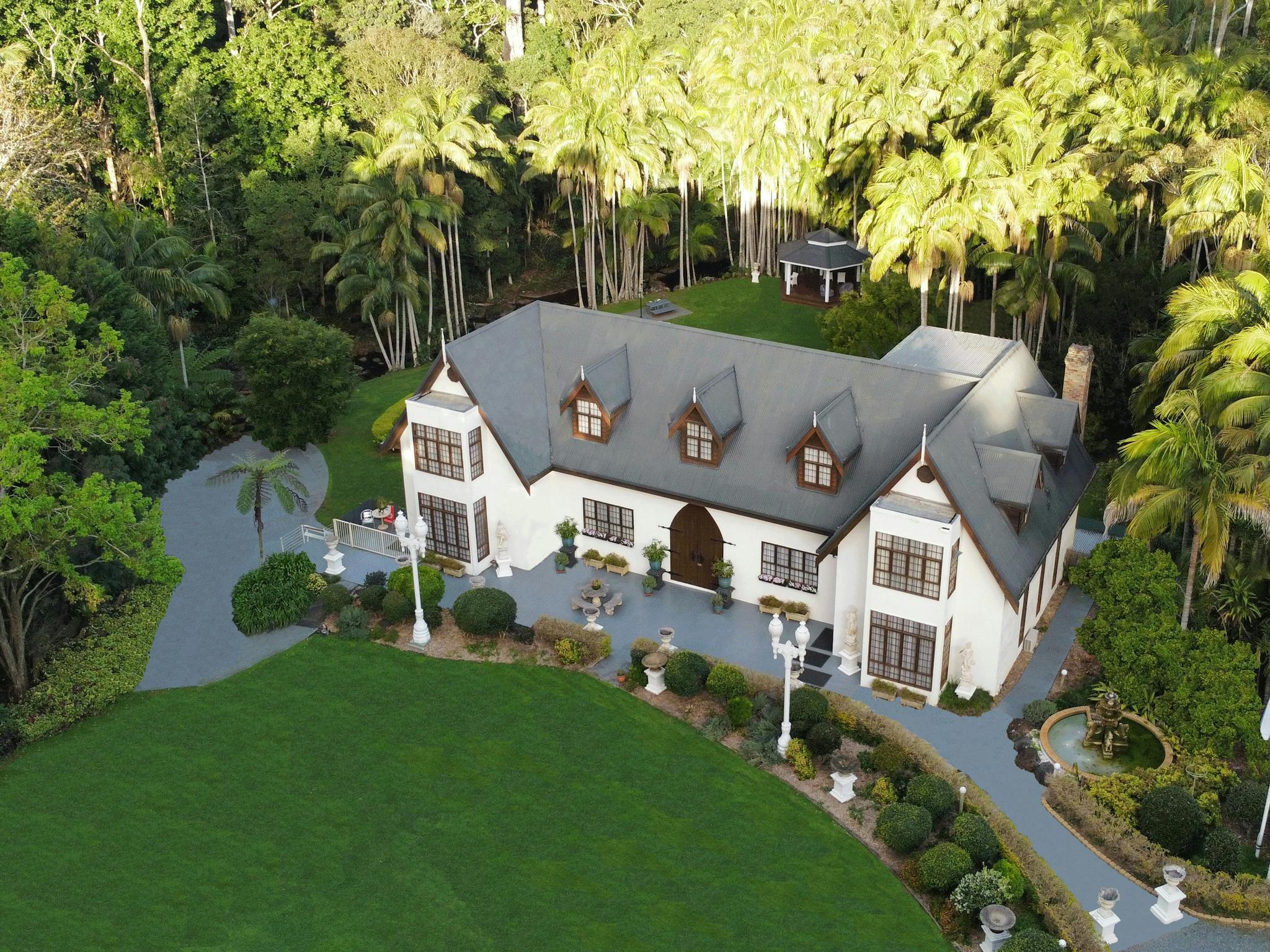 Mt Tamborine Stonehaven Manor Best accommodation on the mountain Mt Tamborine Stonehaven Manor Best accommodation on the mountain