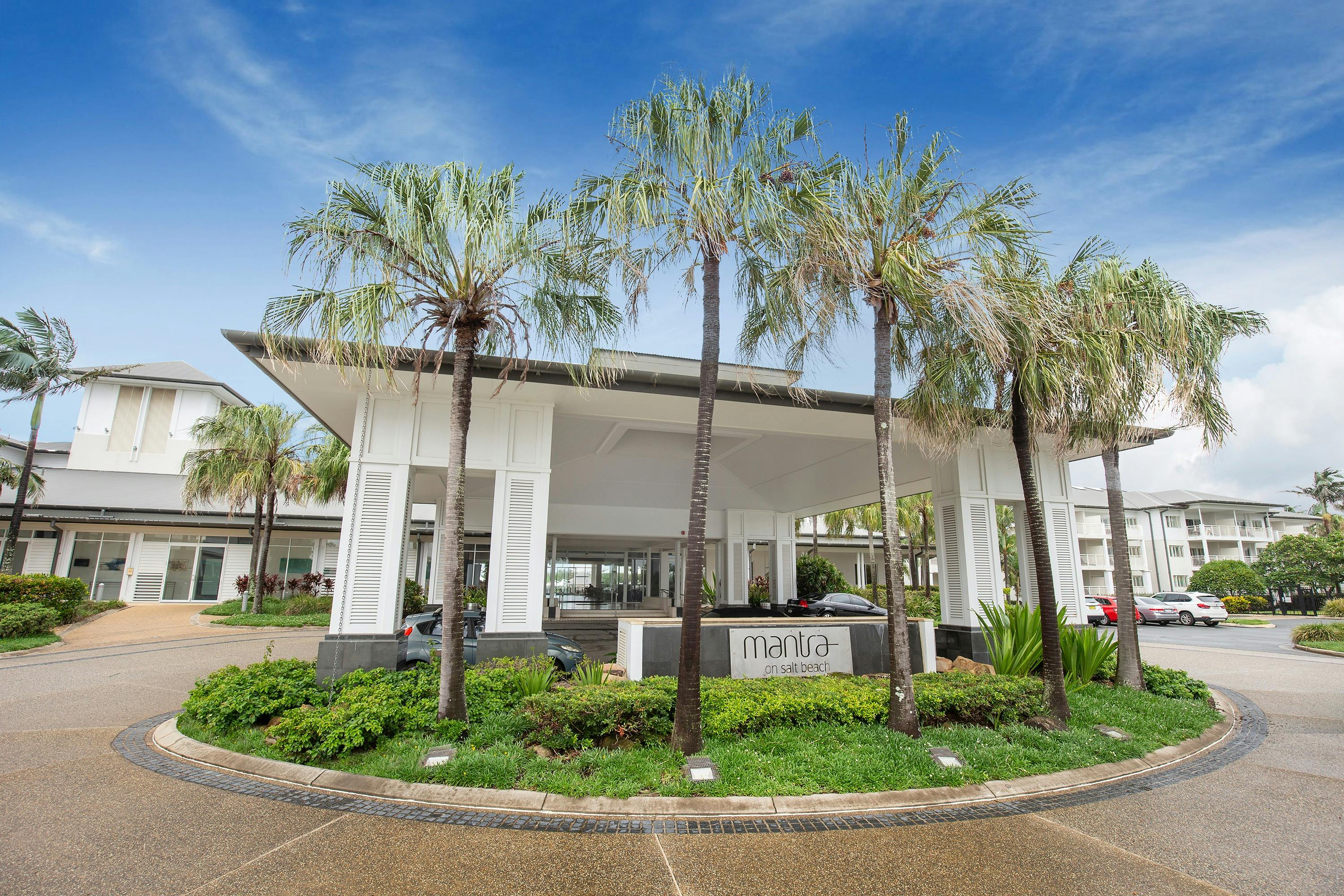 Mantra on Salt Beach - Exterior