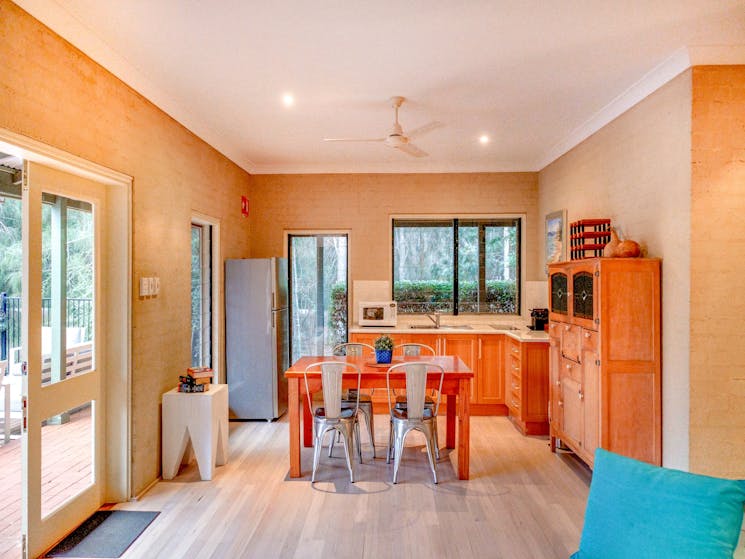 Billabong Cottage - Kitchen