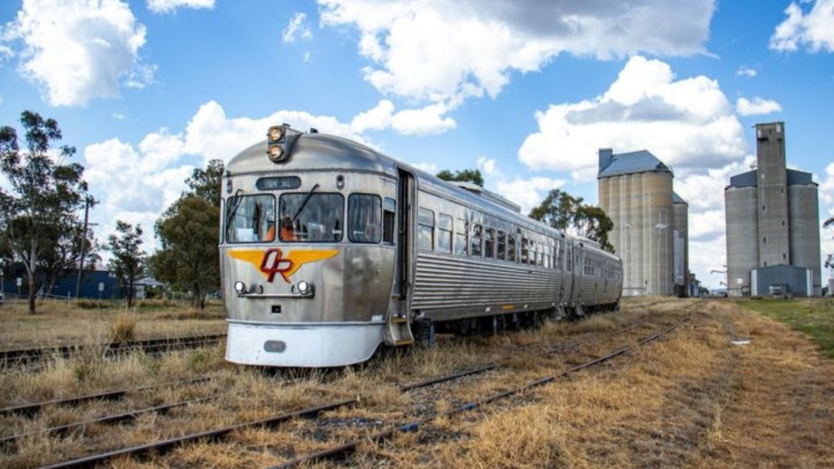 DownsSteam Toowoomba - The Commissioner Railmotor
