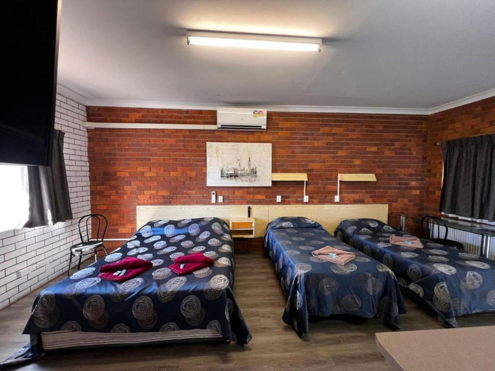Lodge Motel
