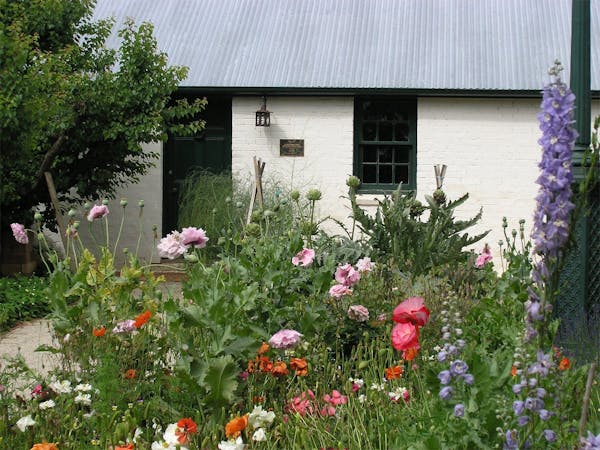 Old Government Cottage Museum and Colonial Garden