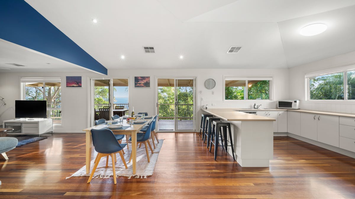 Hinterland Tranquil Escape with Beautiful Views