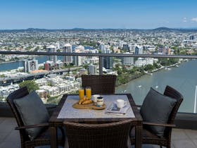 Oaks Brisbane Aurora Suites