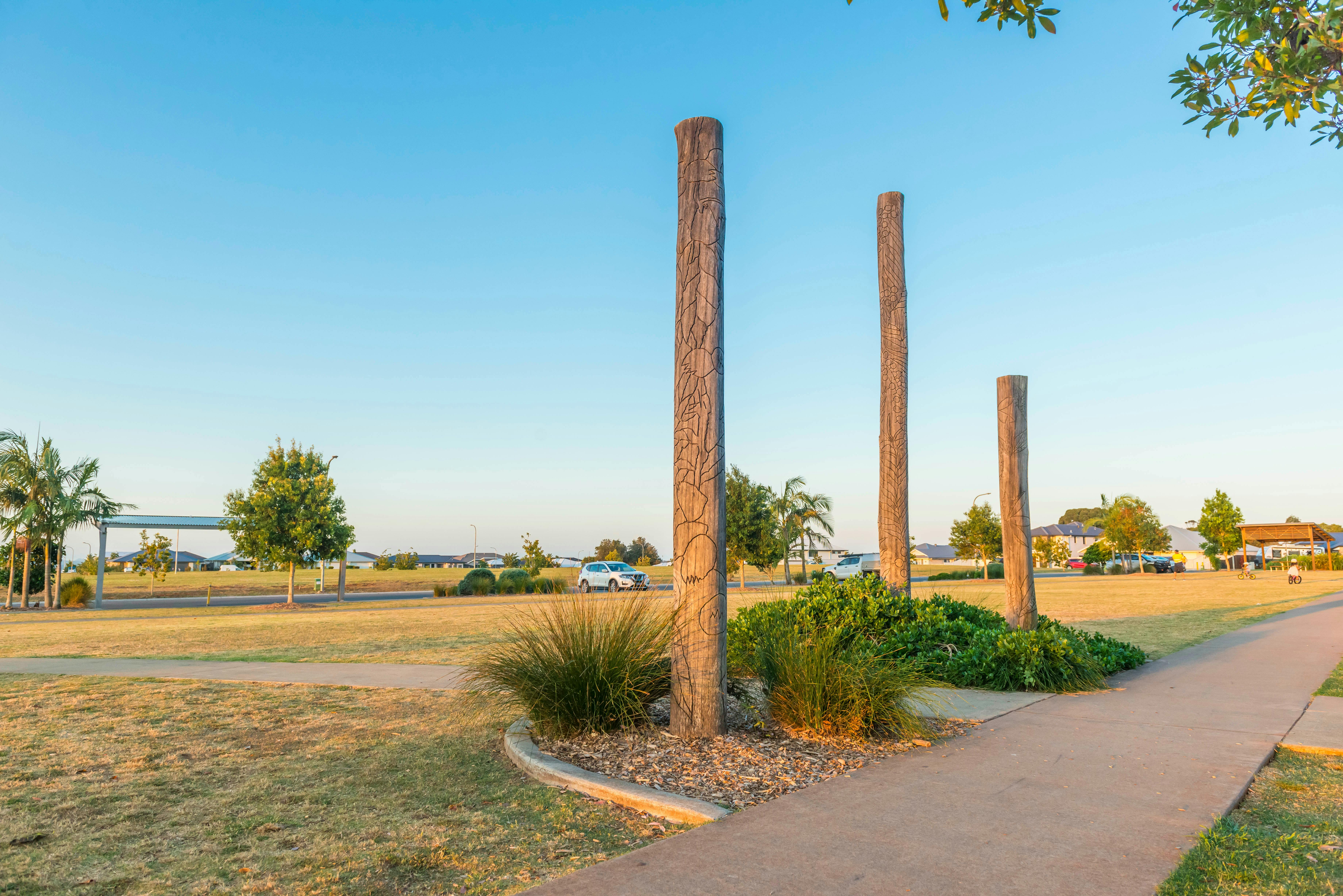 Öffentliche Kunst in Ballina – Hartholzpfähle