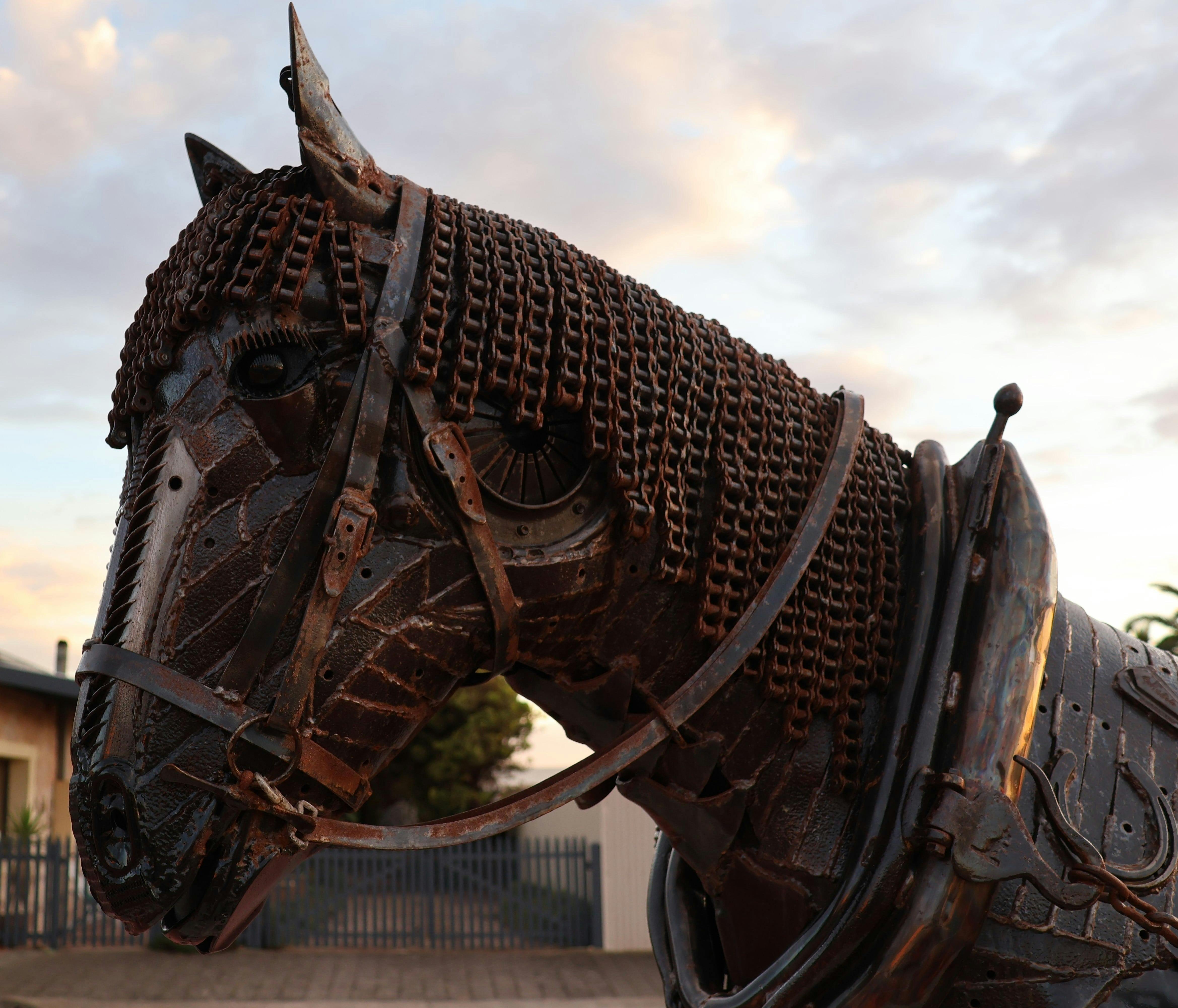 'Edith' features the intricate work of Peter 'Turtle' Crosby