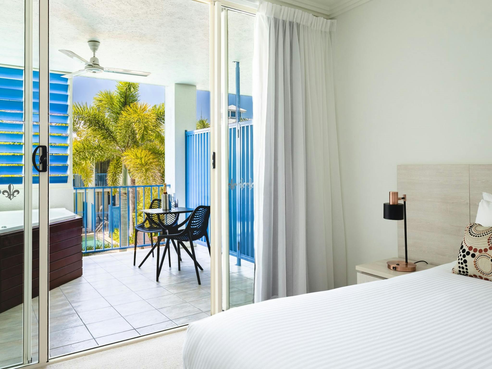 Relaxing way to stay Relaxing way to stay