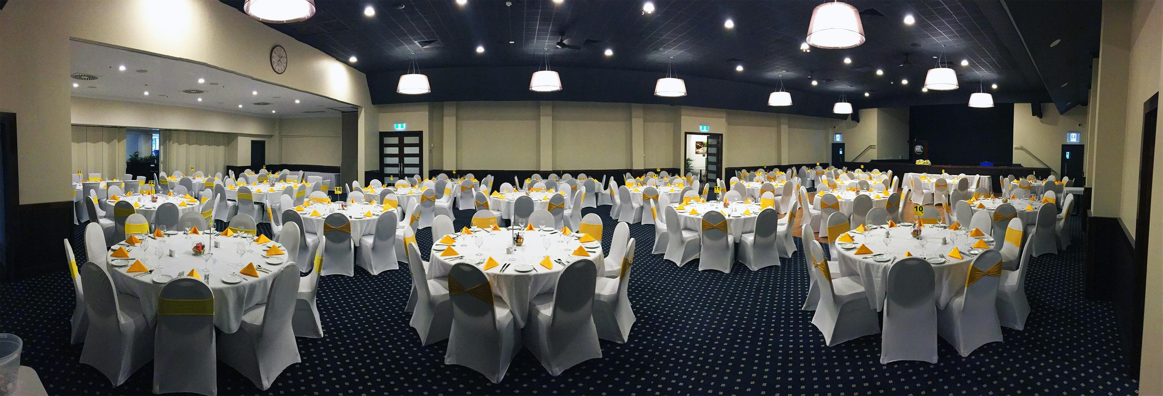 Round table seated event layout at the Bathurst RSL Club