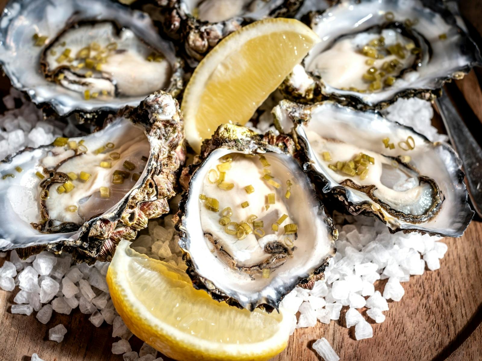 A platter of local Tasmanian oysters