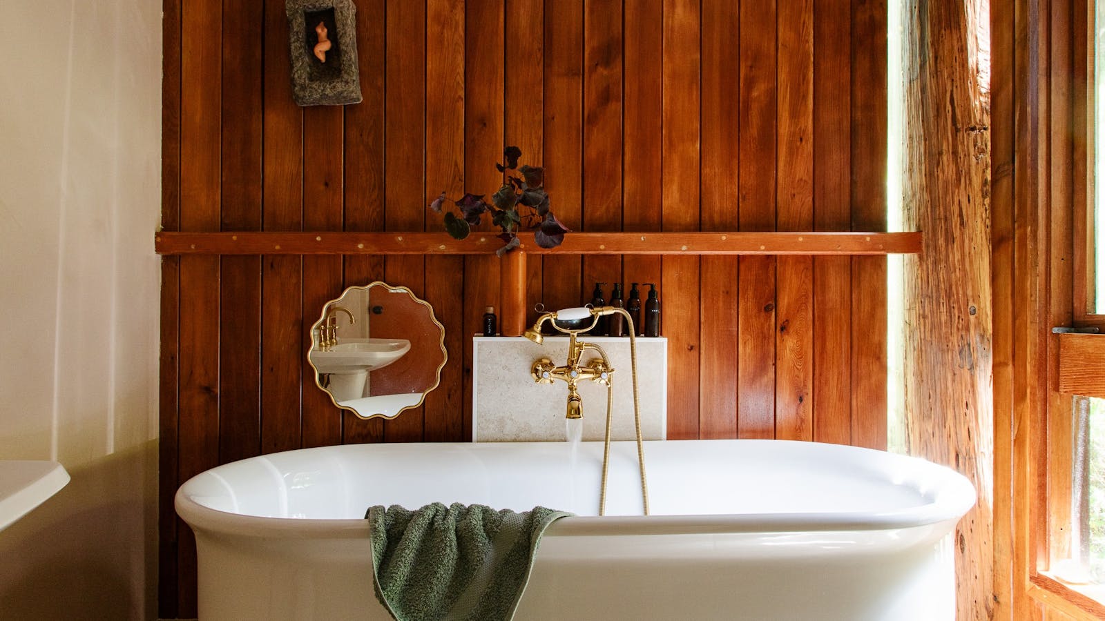 A huge bathtub perfect for soaking after a long day
