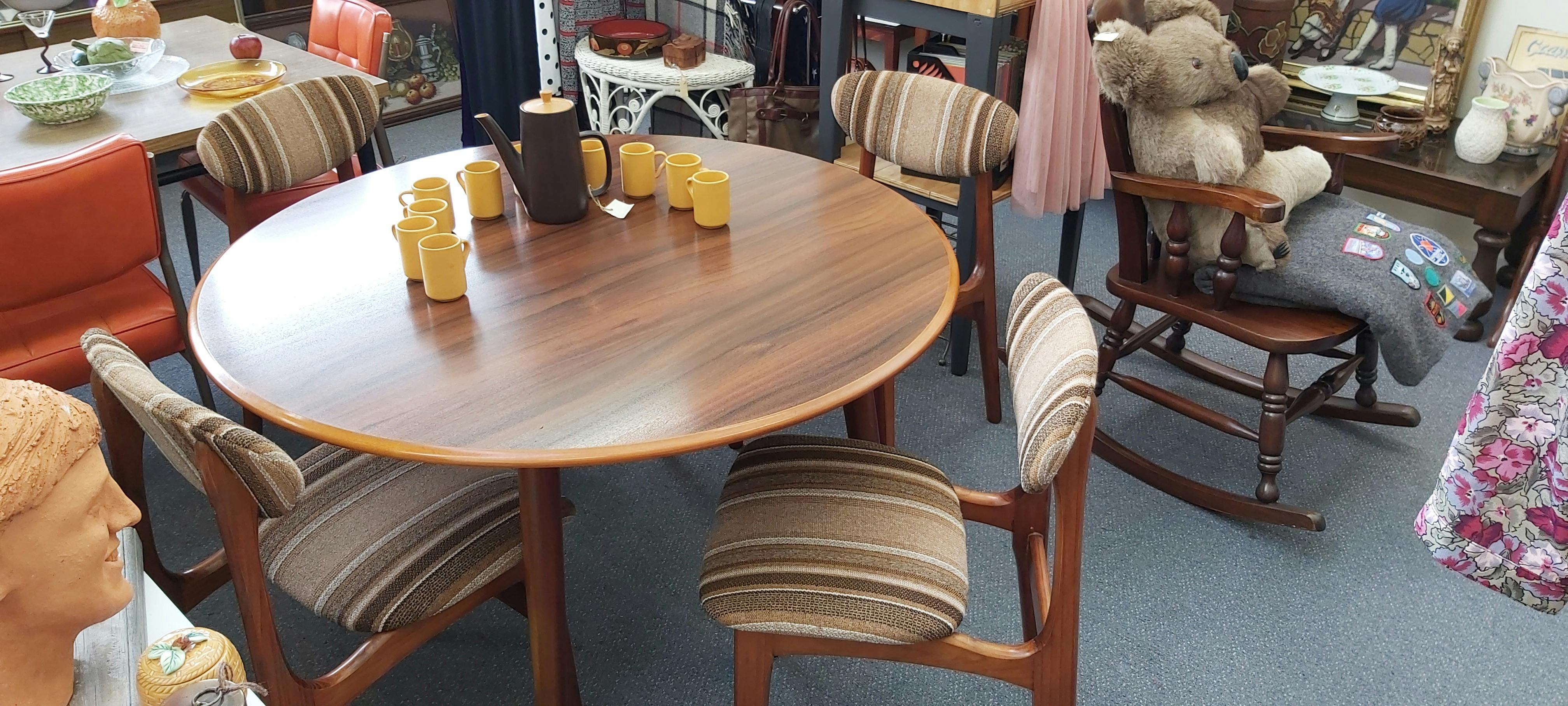 Retro dining set