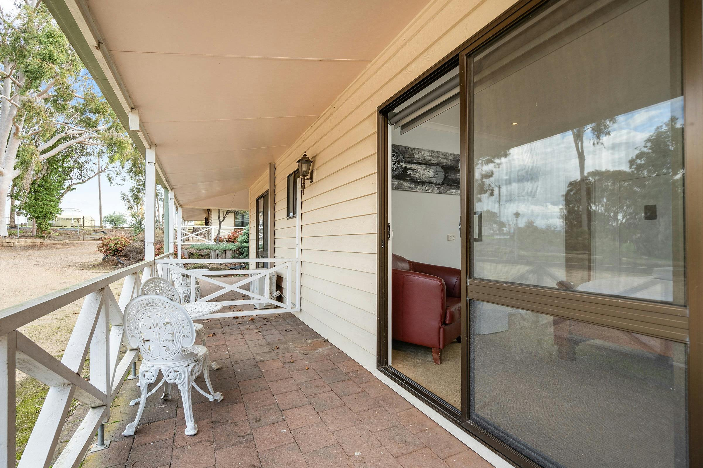 Motel Standard King Room