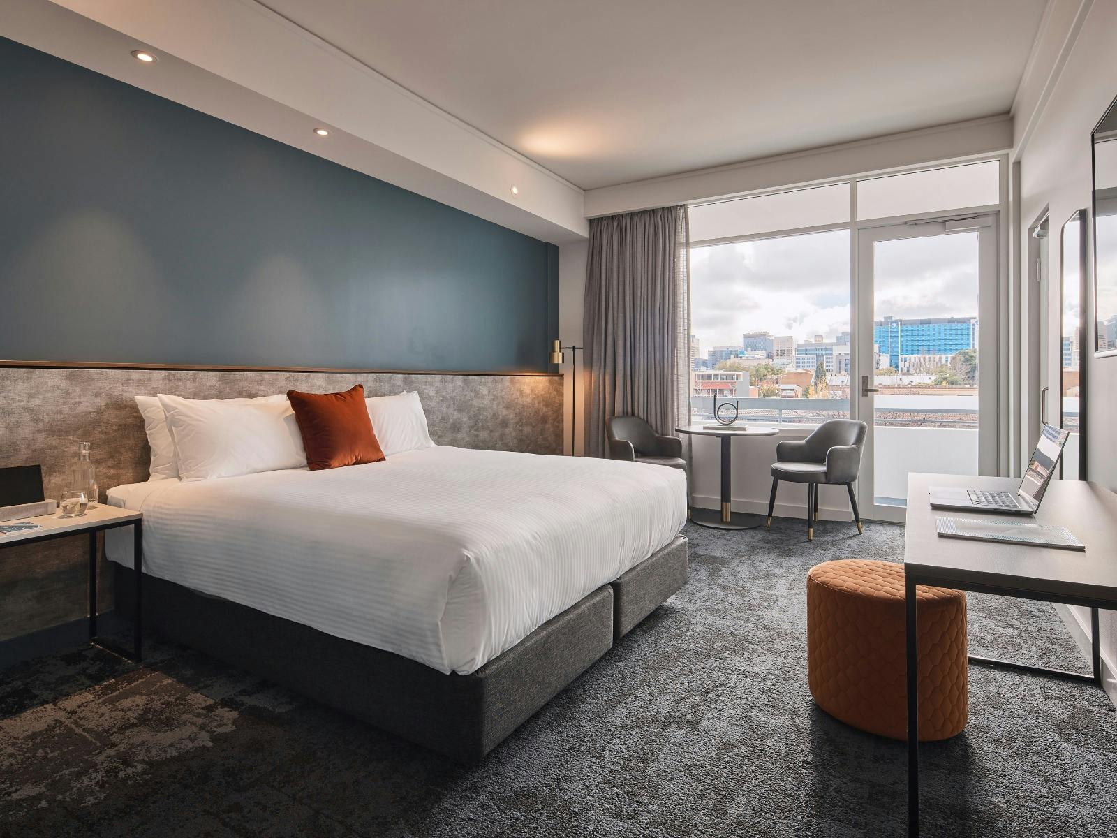 Alba Urban King Studio