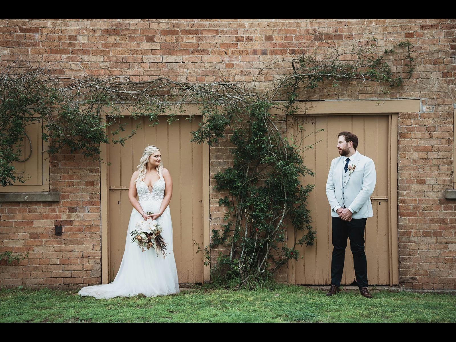 Tocal Homestead offers an unforgettable canvas for your wedding photos.  Bride and Groom
