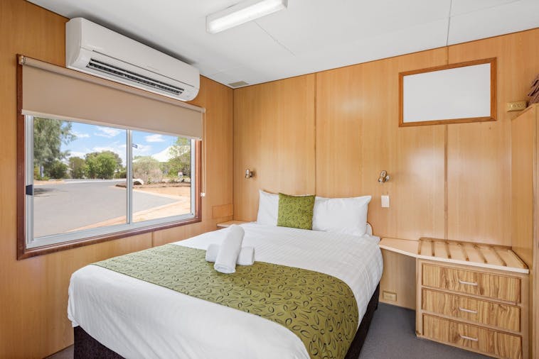 Economy Cabin Sleeps 5