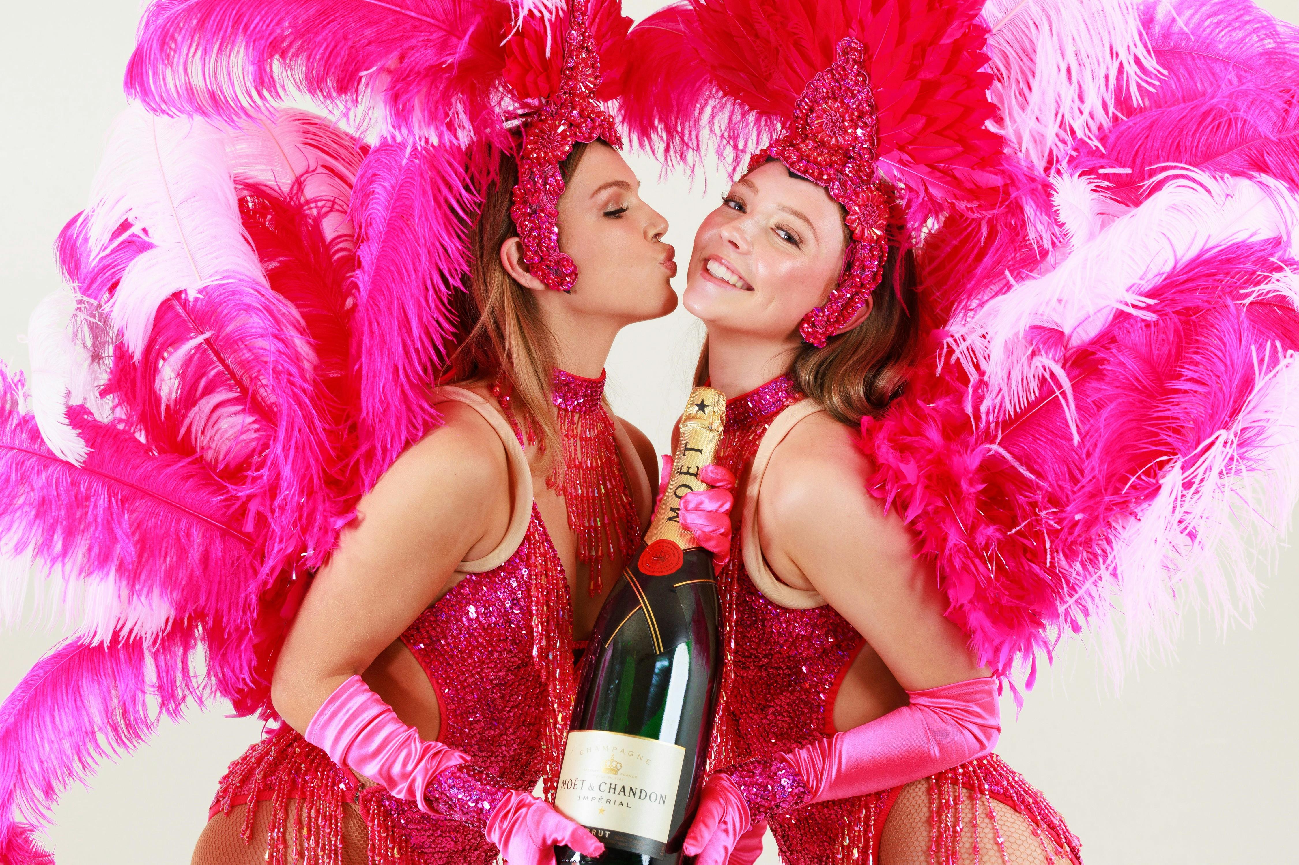 Le Faux-French Cabaret Dinner Show at Club Dubbo