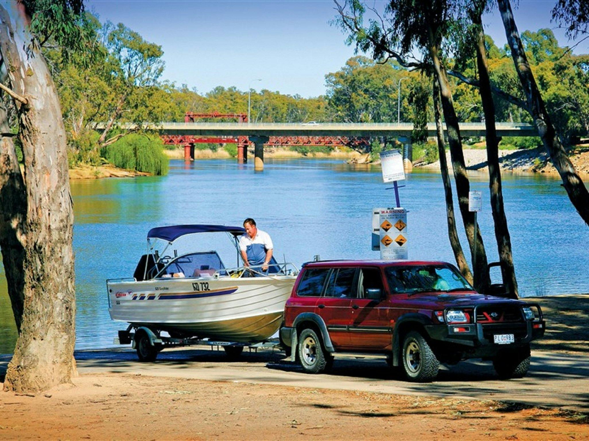 Boating on the Murray