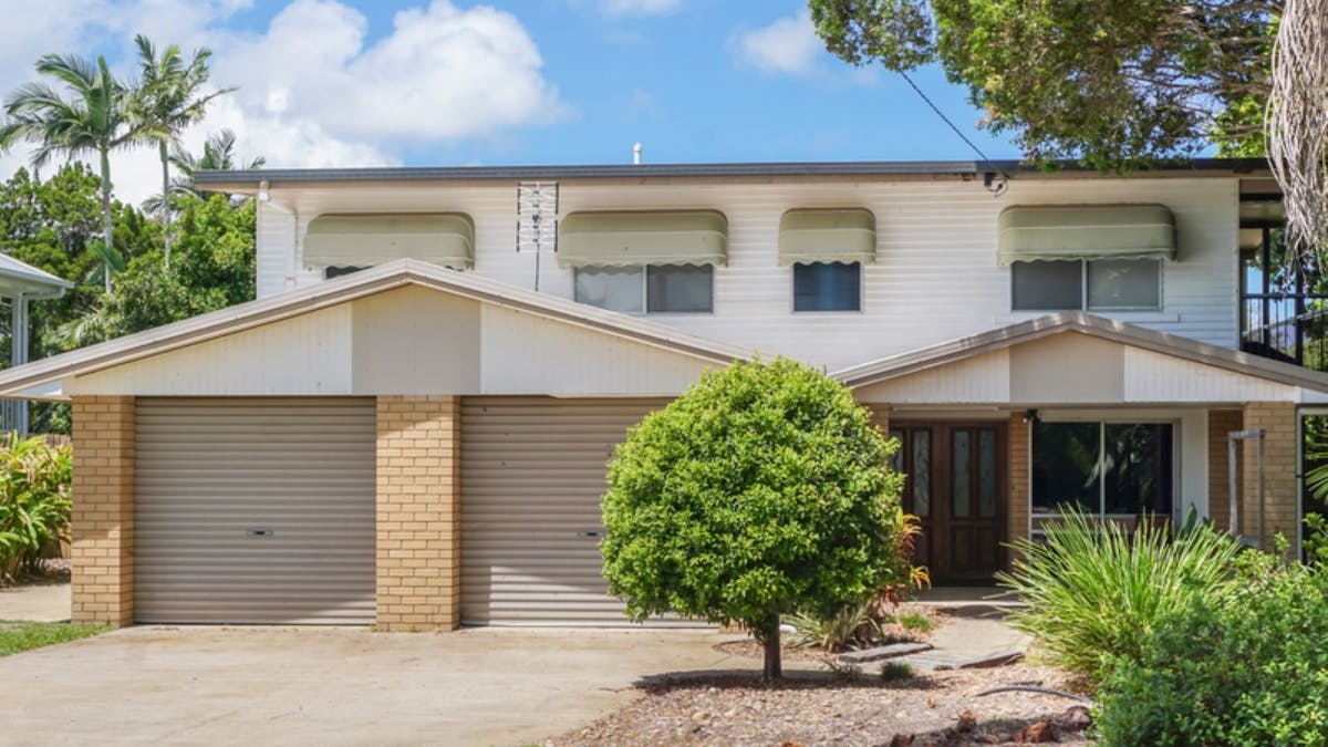 Front of House -  Fully Fenced and Private - Plenty of room for the kids or the cars/boats
