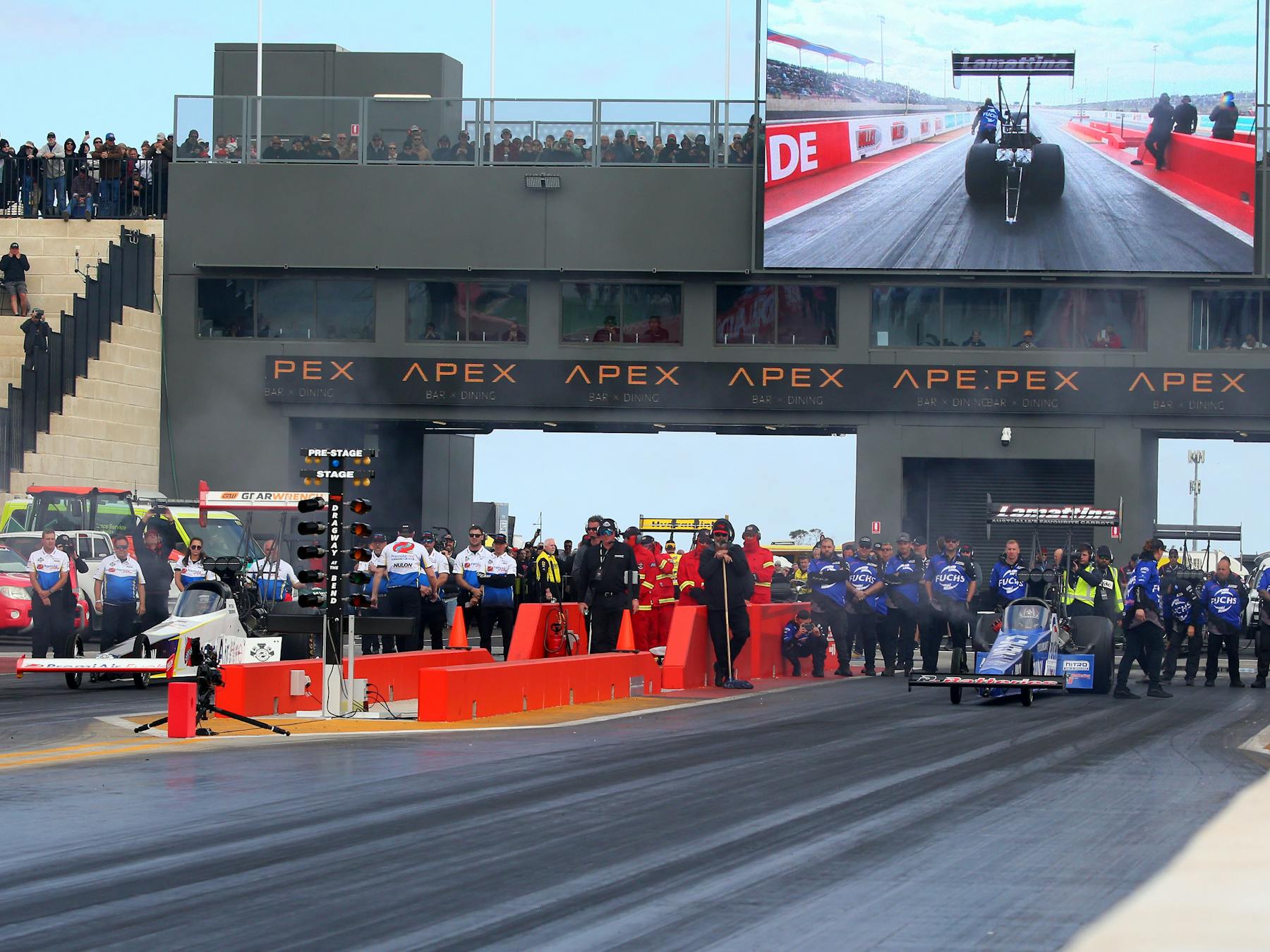 Head to head Top Fuel Drag Racing