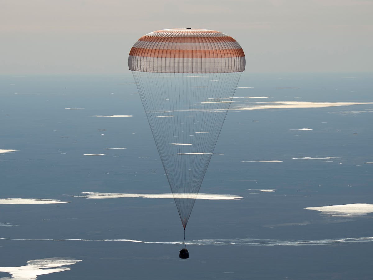 第50次長期滞在ソユーズMS-02の着陸。写真:NASA/ビル・インガルス